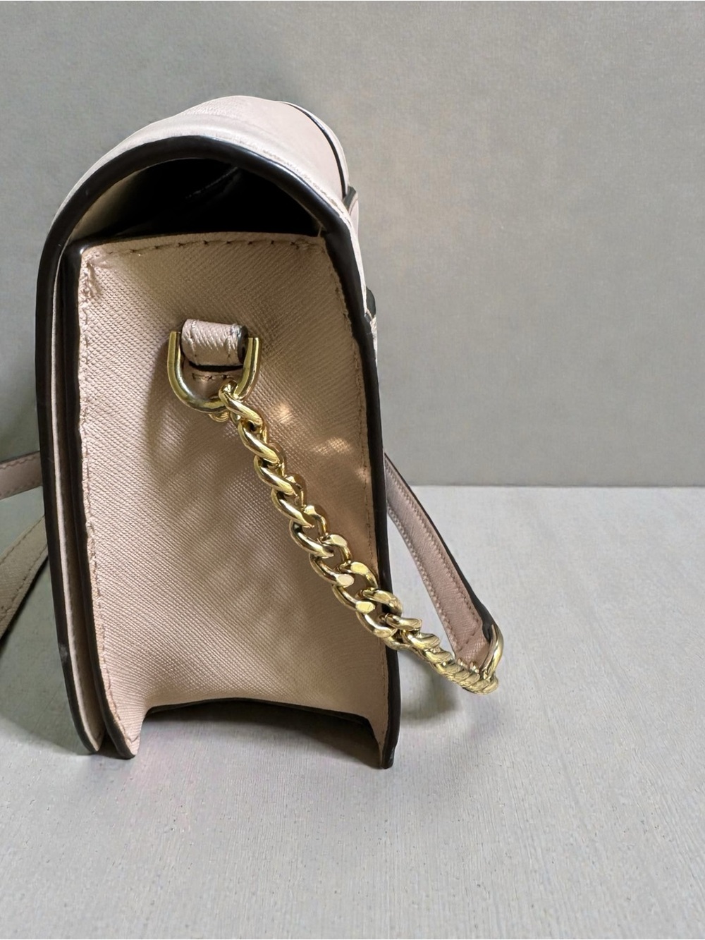 Michael Kors Blush Leather Crossbody Bag with Gold Logo - Picture 3 of 9